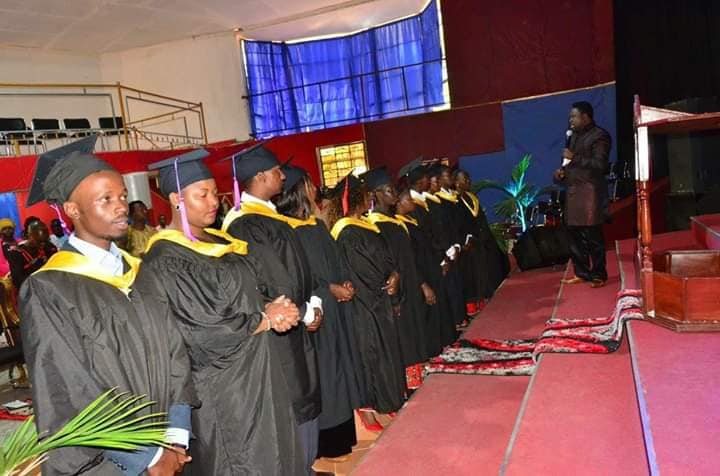 54463219_367120547215784_924288429661880320_n